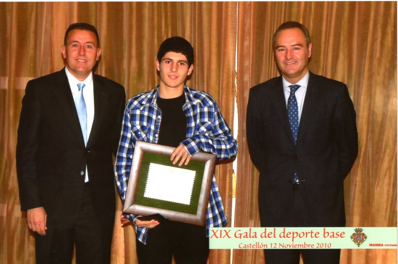 Luis Gimeno recibe el galardón de manos del alcalde de nuestra ciudad, Alberto Fabra y del concejal de deportes, Vicente Sales fernando_2